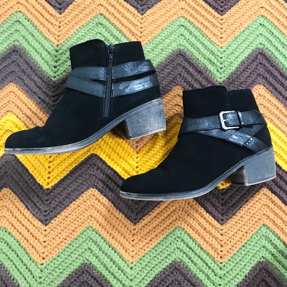 Black Ankle Booties w/ Buckle Size 8
